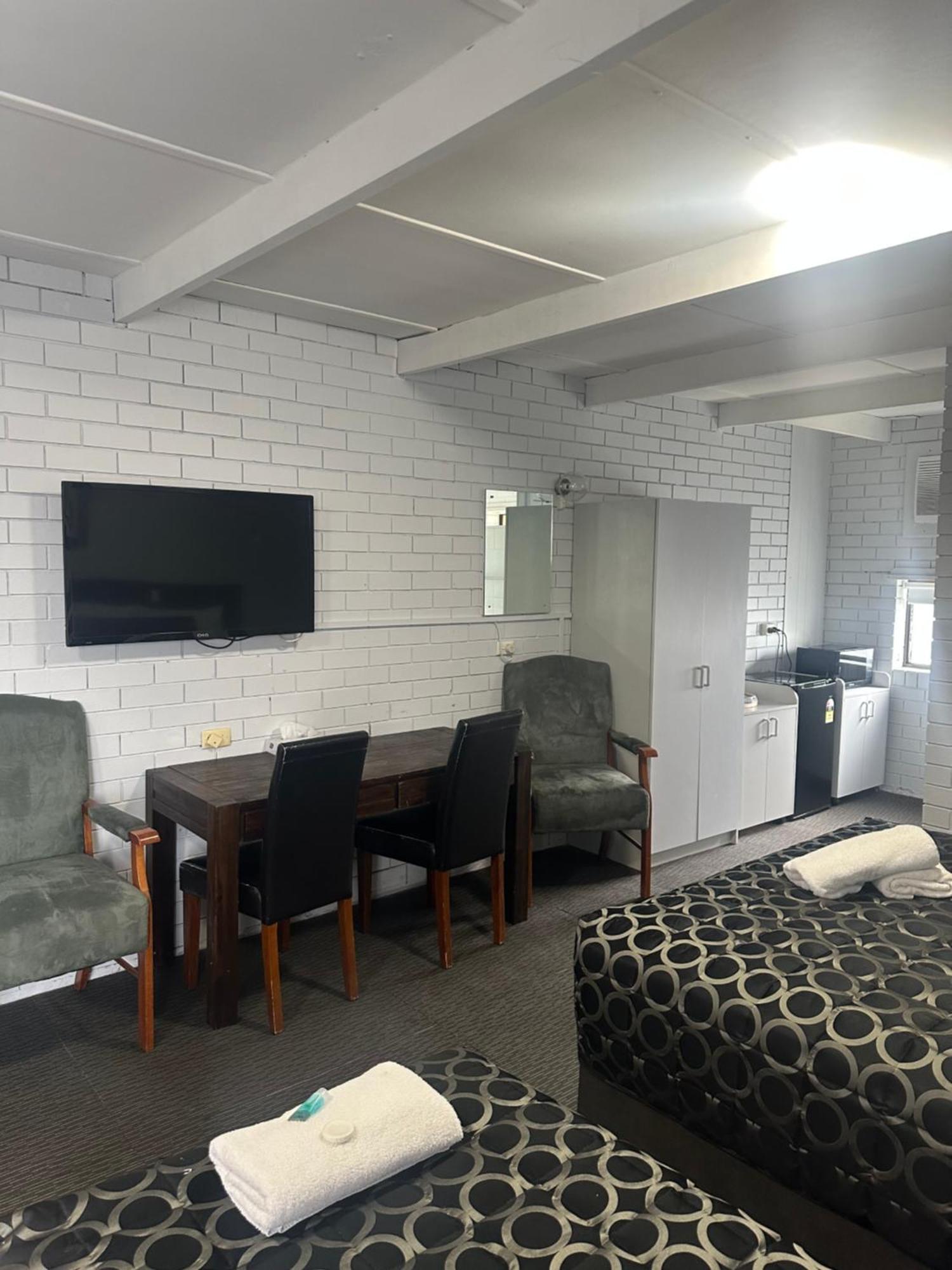 Fig Tree Motel Narrandera Zewnętrze zdjęcie